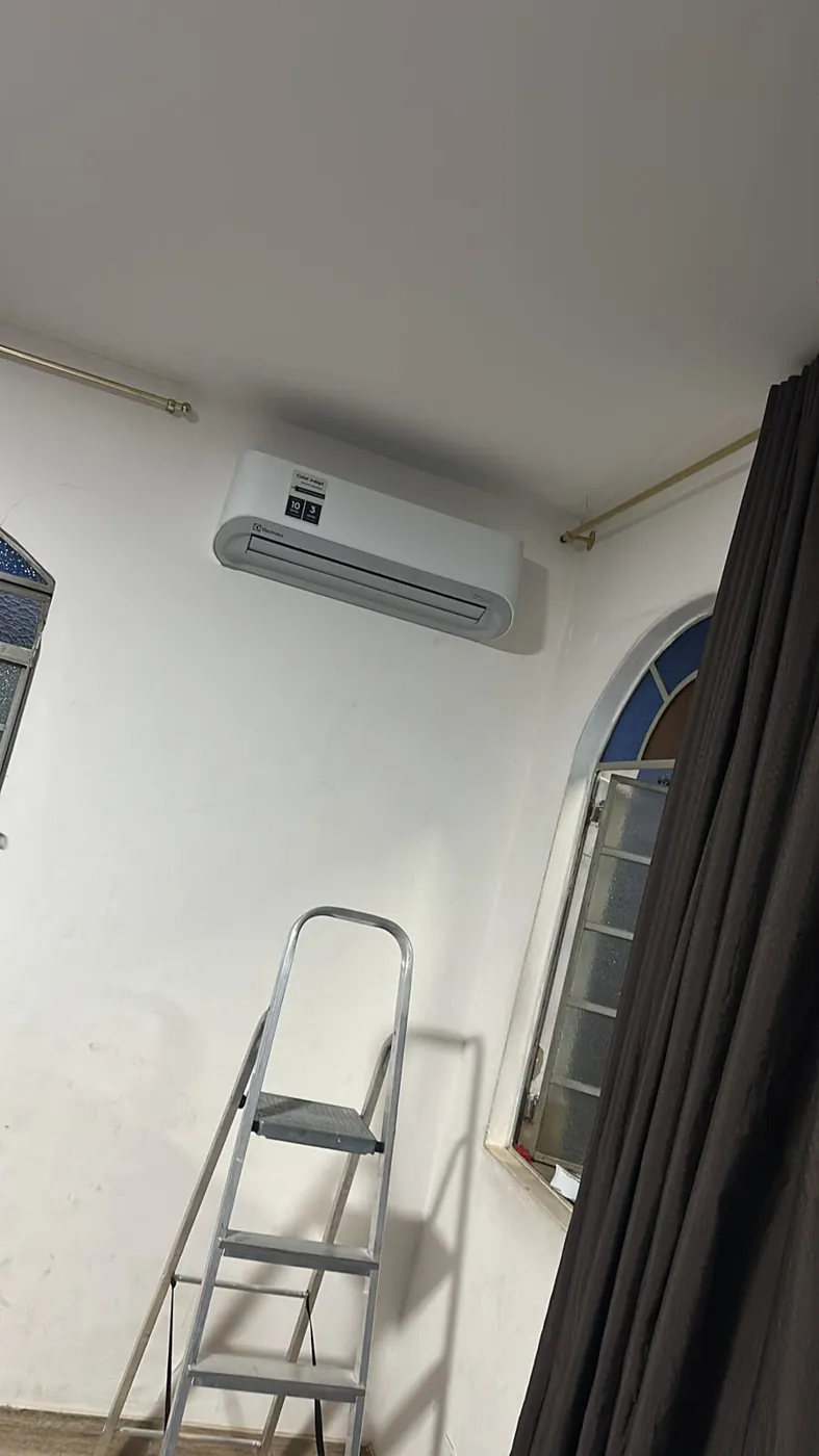 Split recém-instalado em ambiente residencial em Belo Horizonte